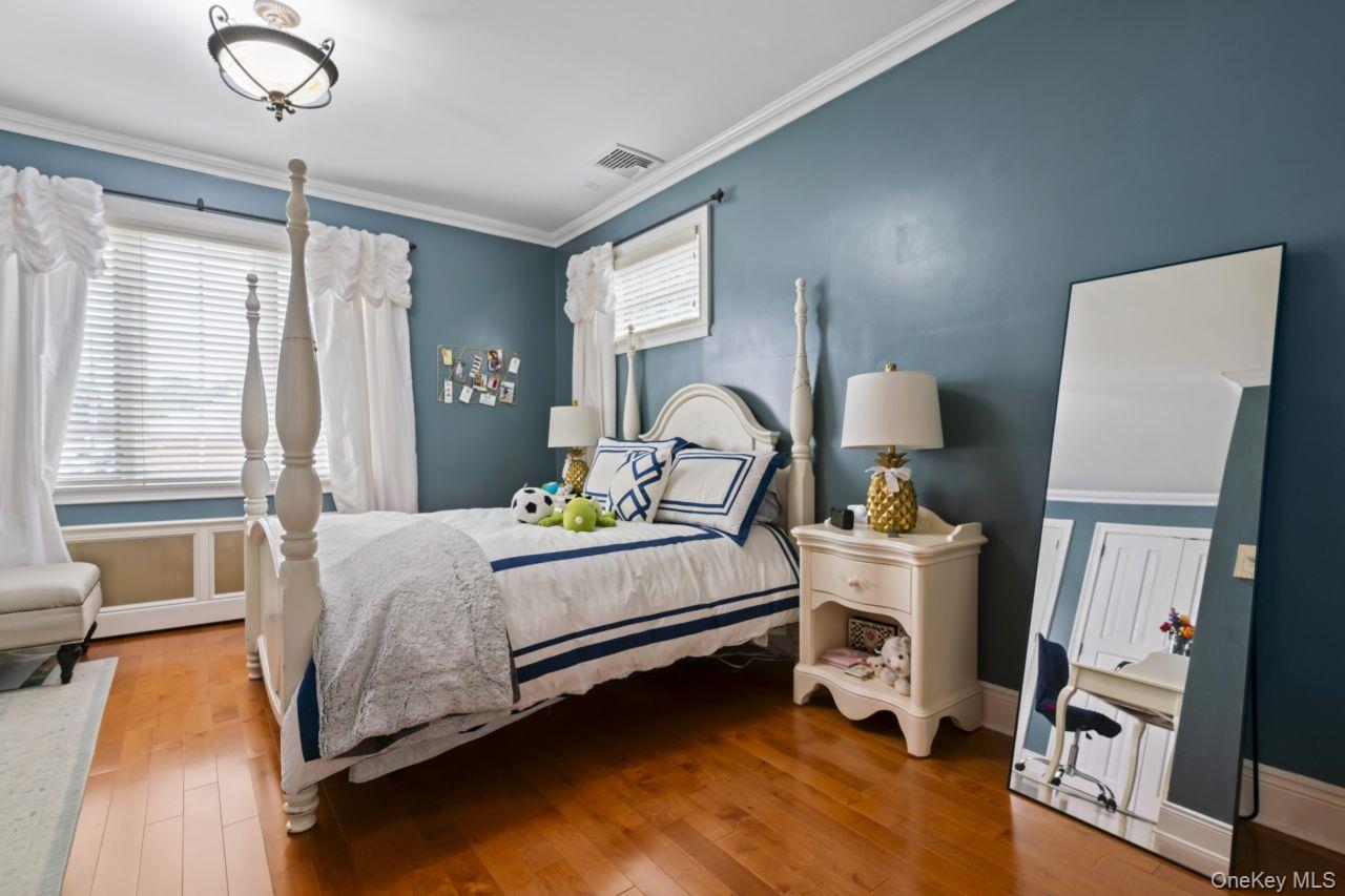 #16 photo, 14910 7th Avenue, Whitestone , NY 11357