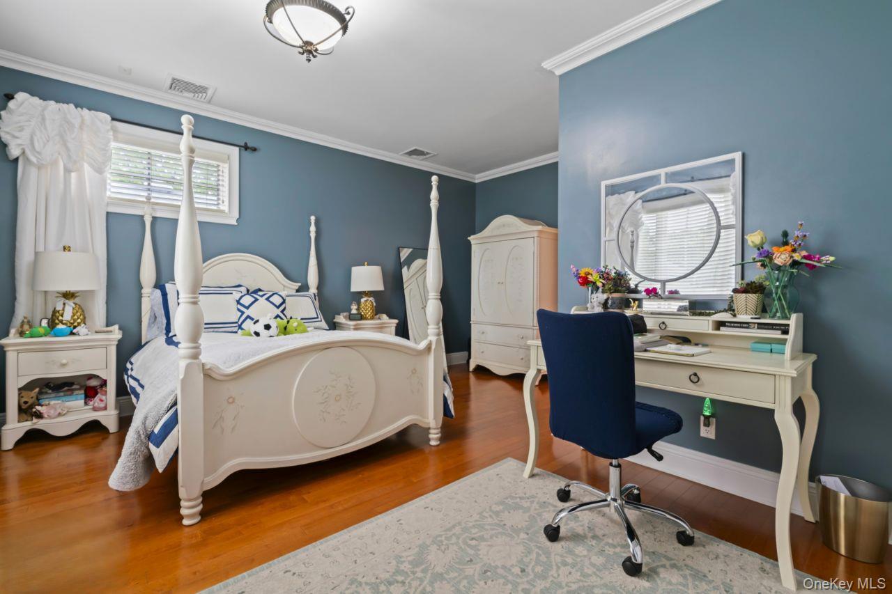 #17 photo, 14910 7th Avenue, Whitestone , NY 11357