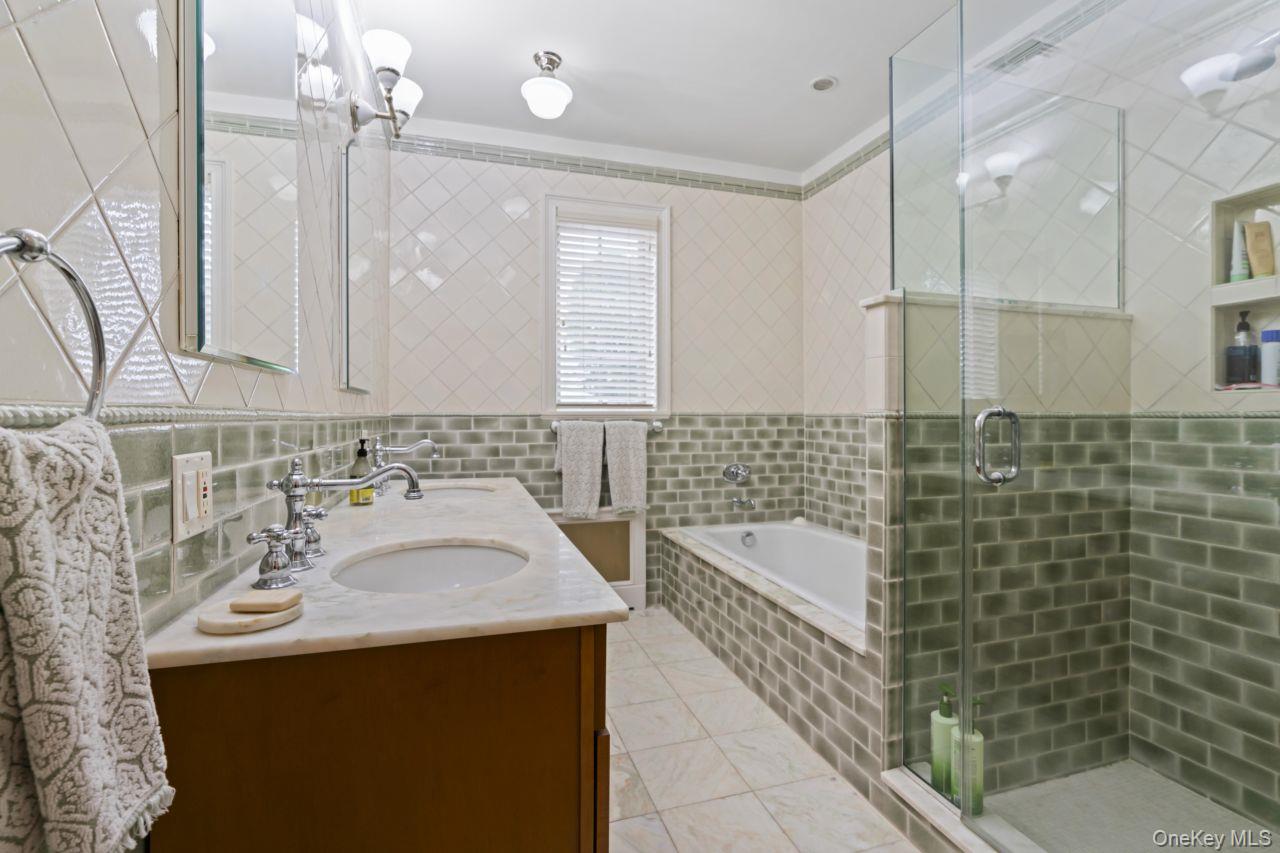 #19 photo, 14910 7th Avenue, Whitestone , NY 11357