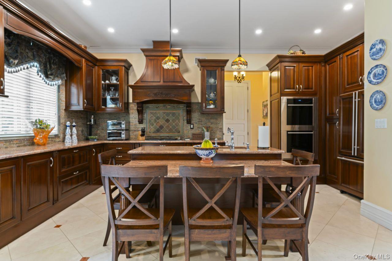 #8 photo, 14910 7th Avenue, Whitestone , NY 11357