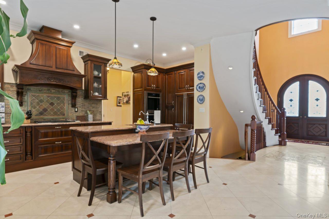 #9 photo, 14910 7th Avenue, Whitestone , NY 11357