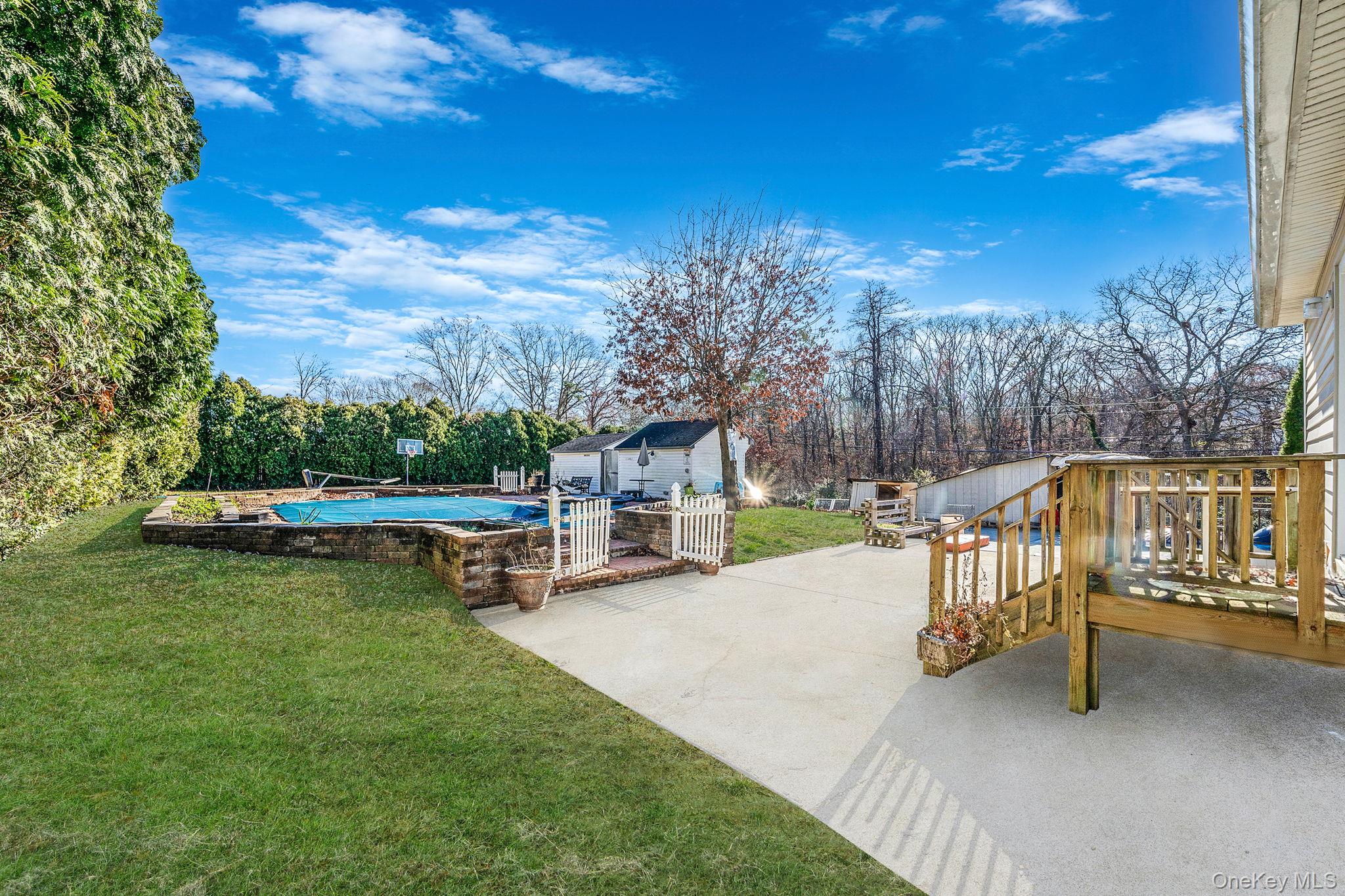 #13 photo, 211 N Titmus Drive, सफ़ोक काउंटी Mastic , NY 11950