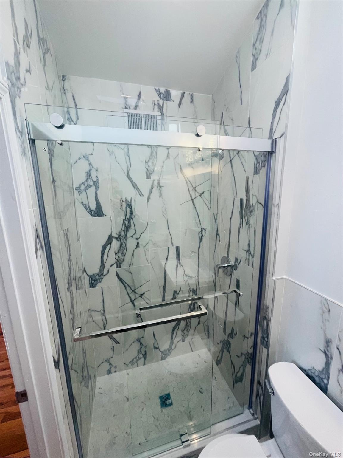 #12 photo, 16 Oldwood Road, Port Washington , NY 11050