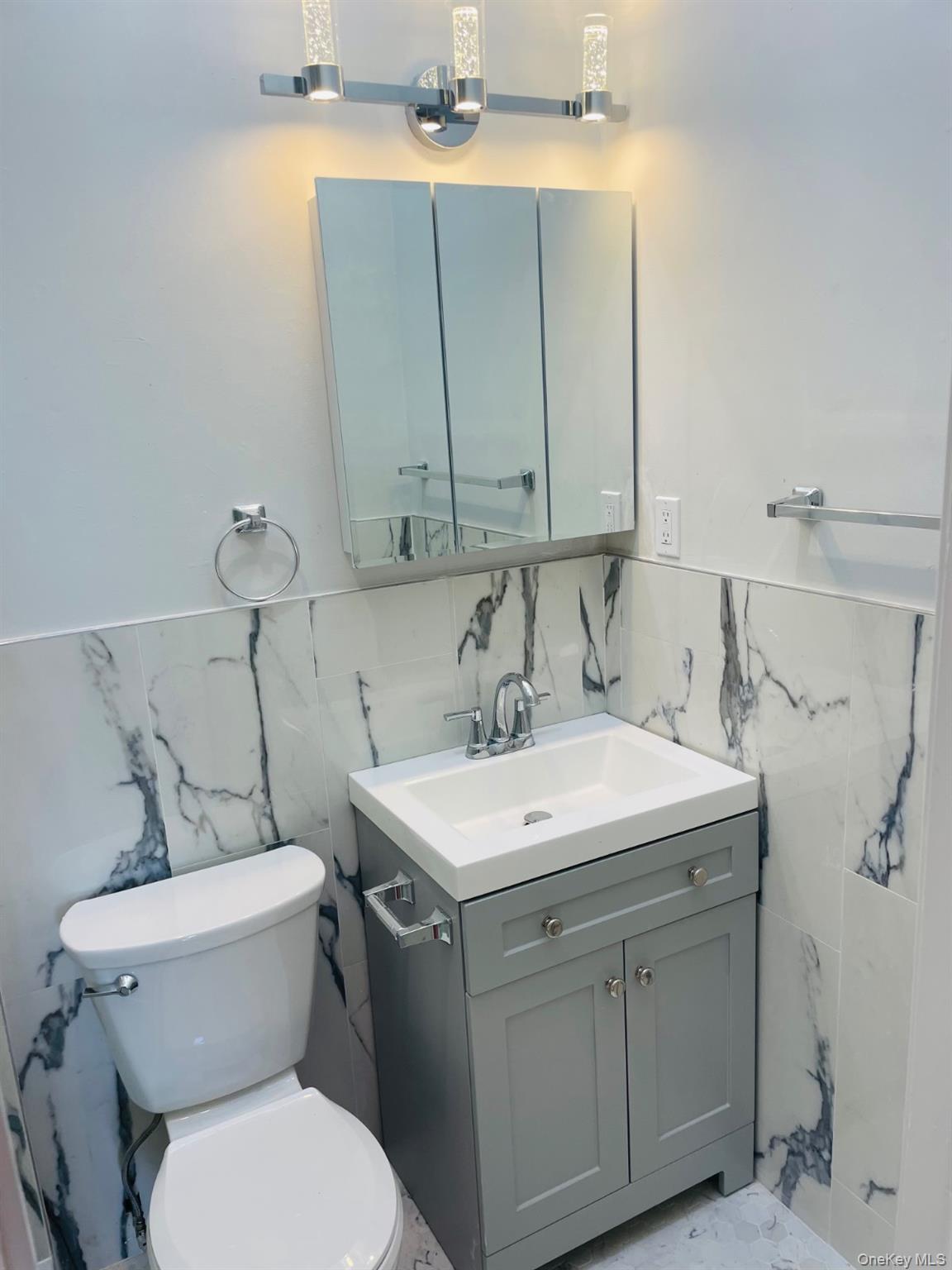 #6 photo, 16 Oldwood Road, Port Washington , NY 11050