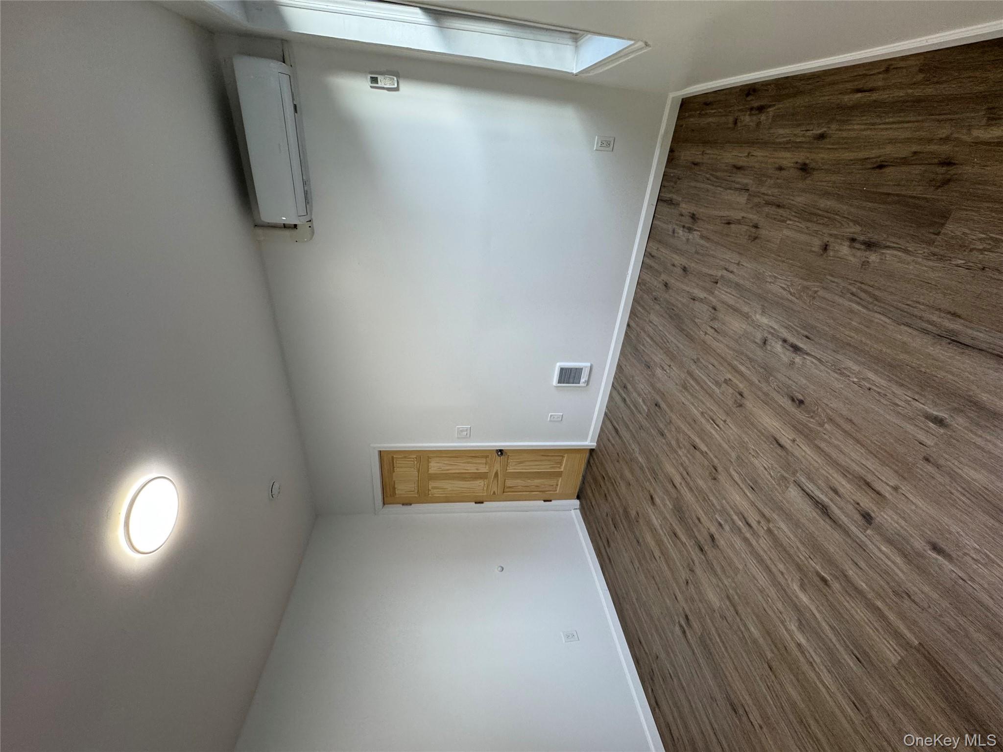 #4 photo, 2124 Mermaid Avenue, הברונקס Brooklyn , NY 11224