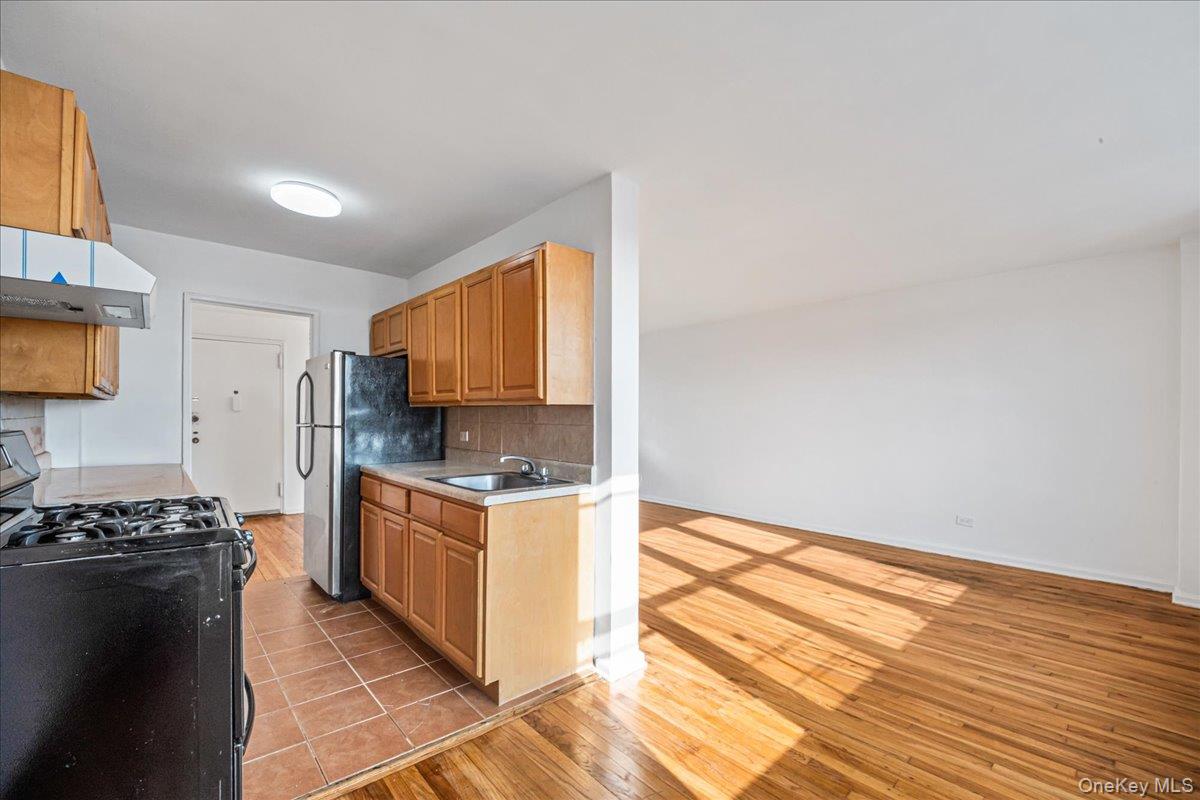 #12 photo, 3425 150th Pl, Flushing , NY 11354