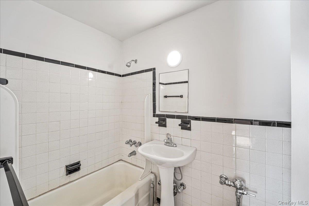 #16 photo, 3425 150th Pl, Flushing , NY 11354