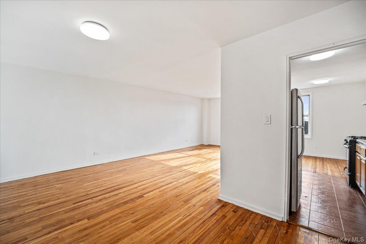 #6 photo, 3425 150th Pl, Flushing , NY 11354