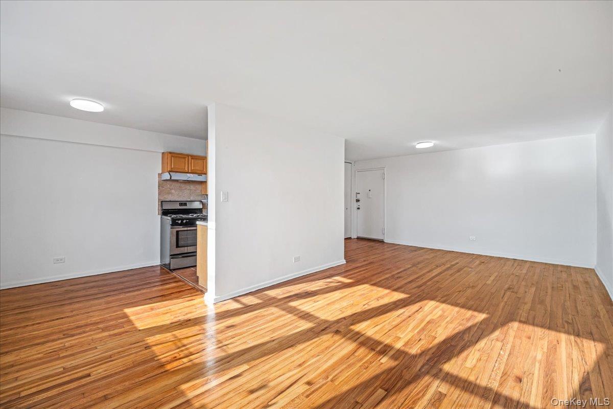 #9 photo, 3425 150th Pl, Flushing , NY 11354