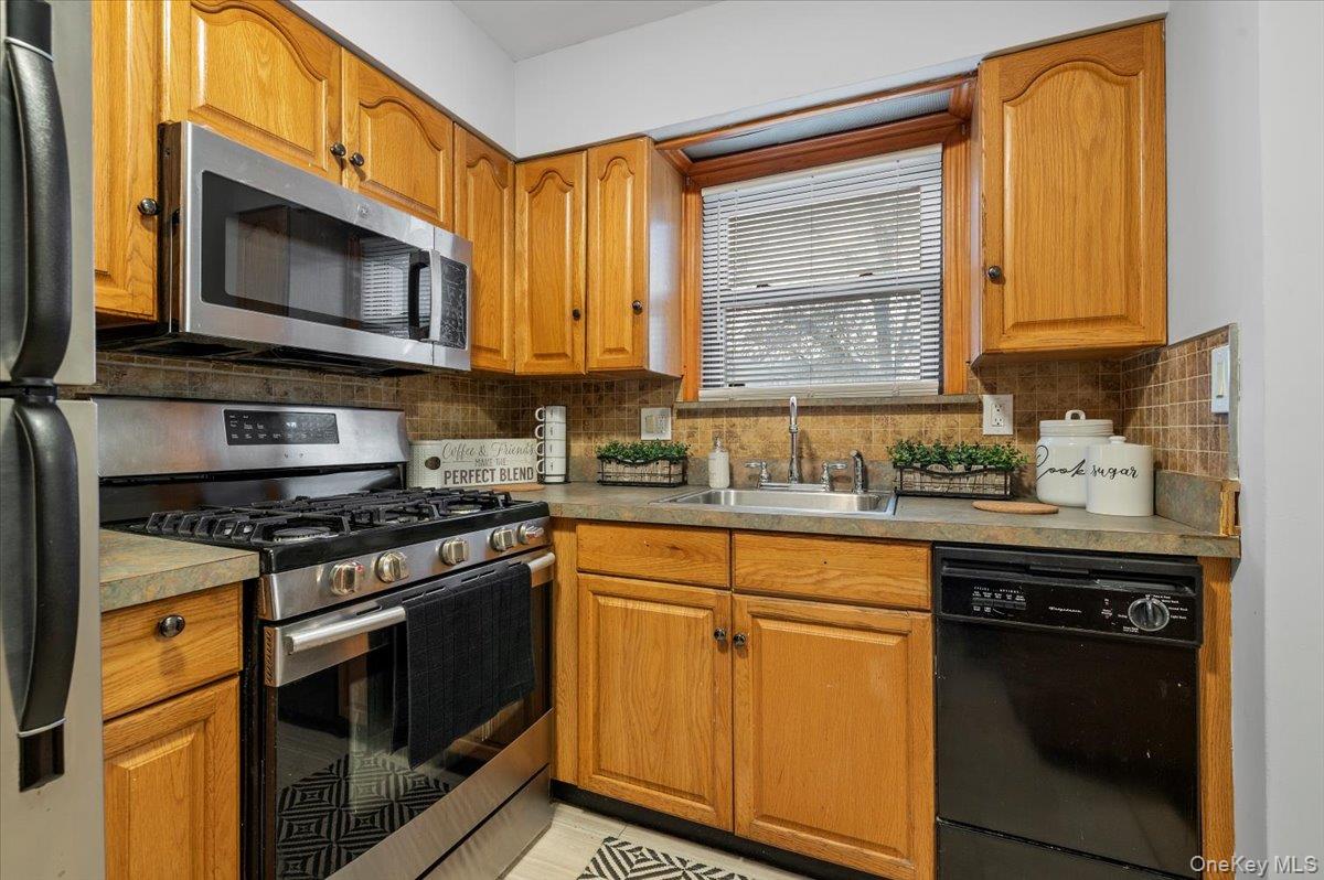 #10 photo, 12030 172nd Street, Jamaica , NY 11434