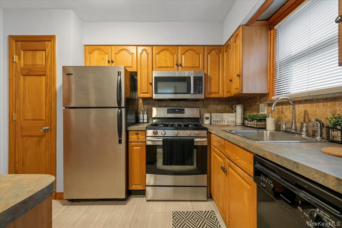 #7 photo, 12030 172nd Street, Jamaica , NY 11434