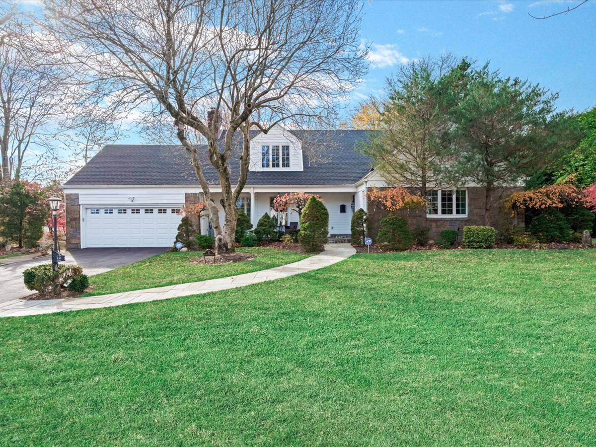 #1 photo, 32 Forbes Boulevard, Eastchester , NY 10709