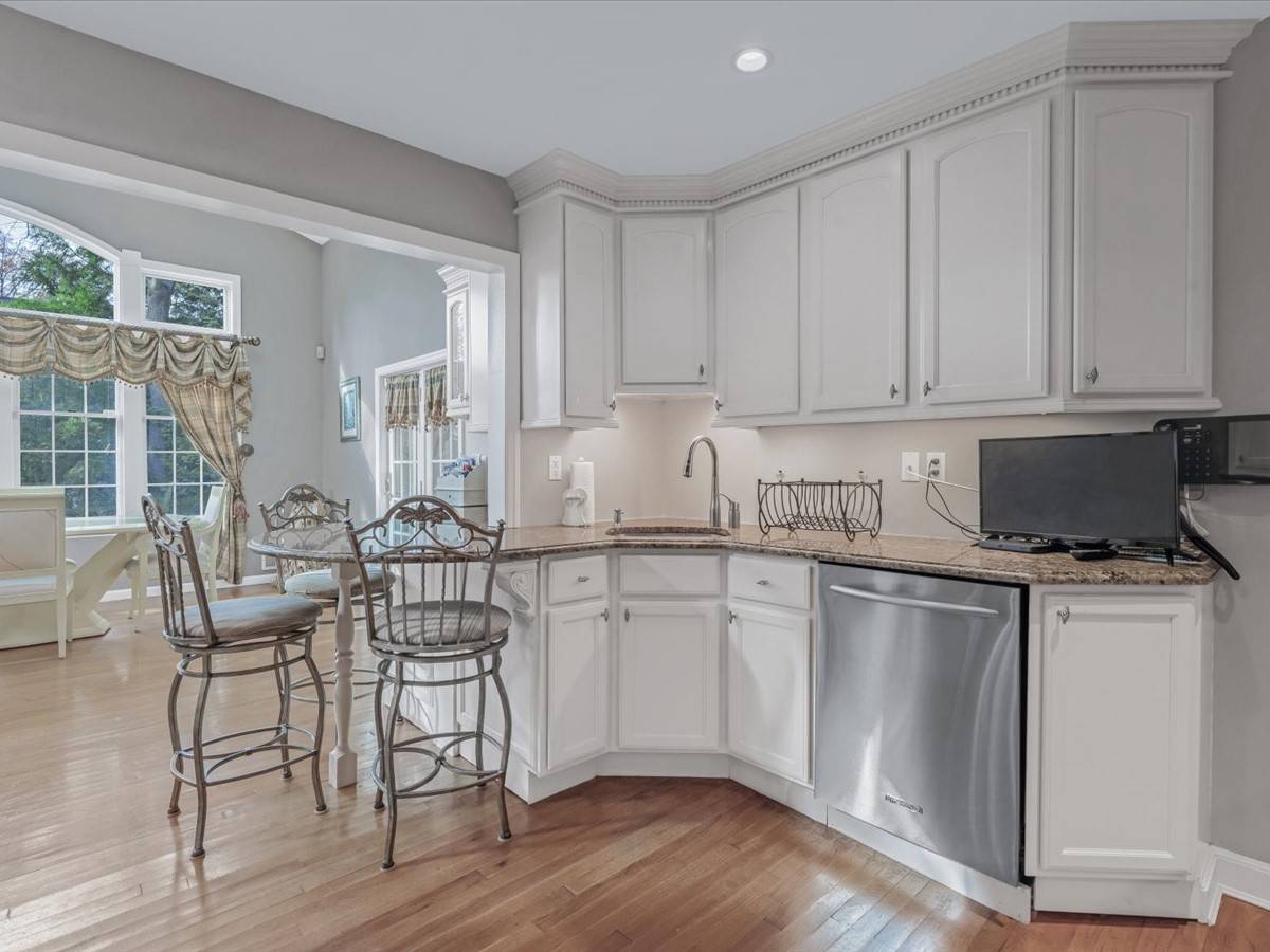 #17 photo, 32 Forbes Boulevard, Eastchester , NY 10709