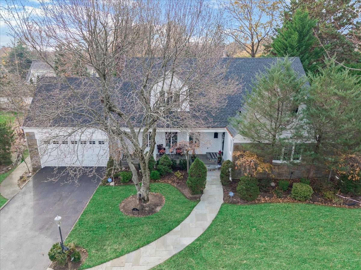 #2 photo, 32 Forbes Boulevard, Eastchester , NY 10709