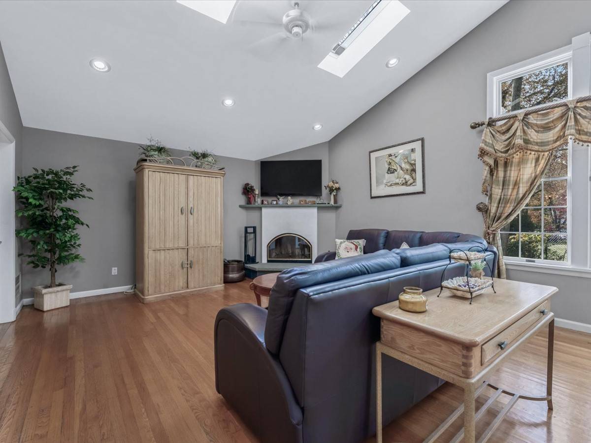 #20 photo, 32 Forbes Boulevard, Eastchester , NY 10709