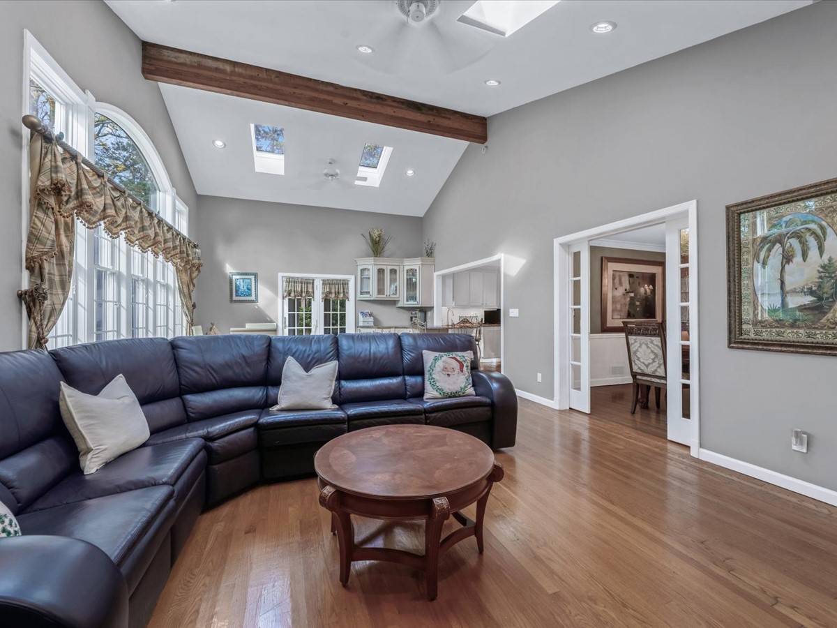 #21 photo, 32 Forbes Boulevard, Eastchester , NY 10709