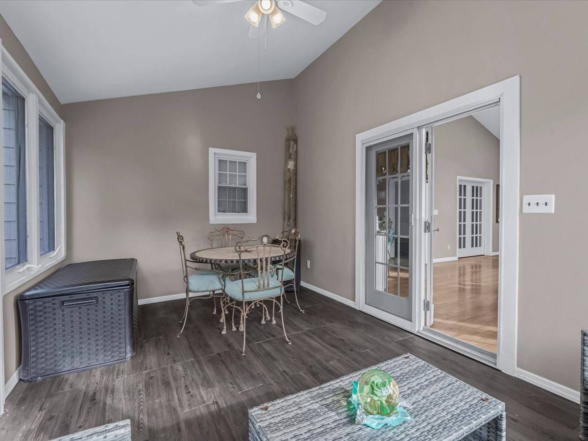 #23 photo, 32 Forbes Boulevard, Eastchester , NY 10709