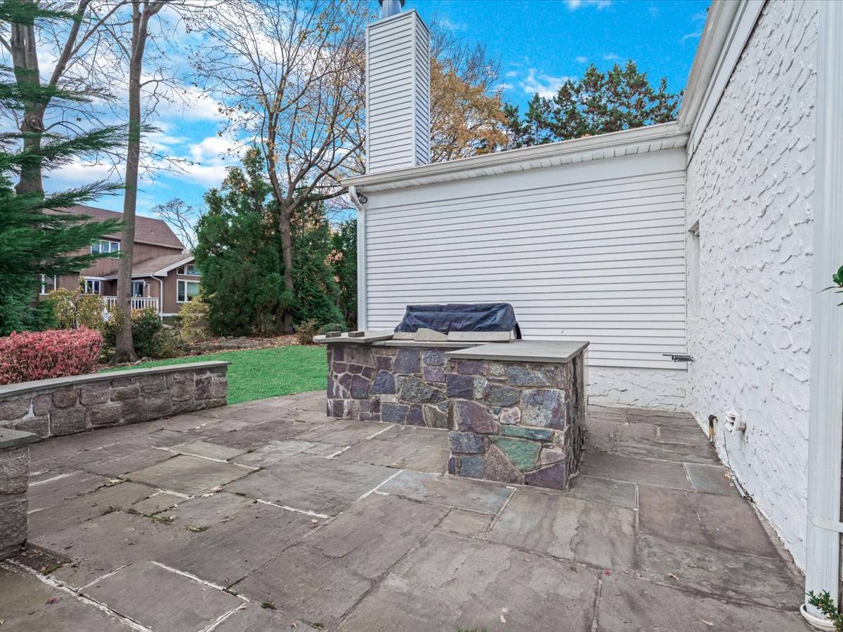 #44 photo, 32 Forbes Boulevard, Eastchester , NY 10709