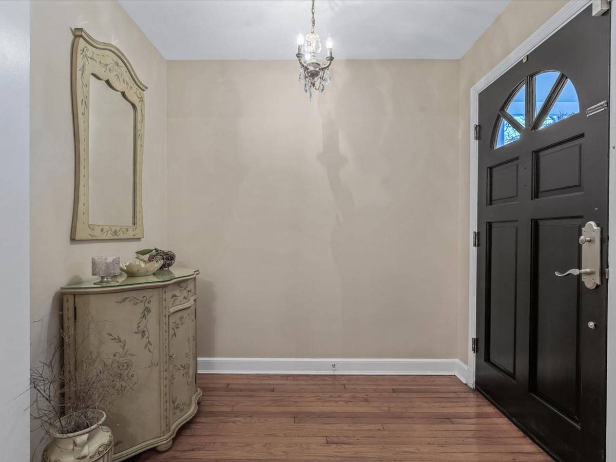 #7 photo, 32 Forbes Boulevard, Eastchester , NY 10709