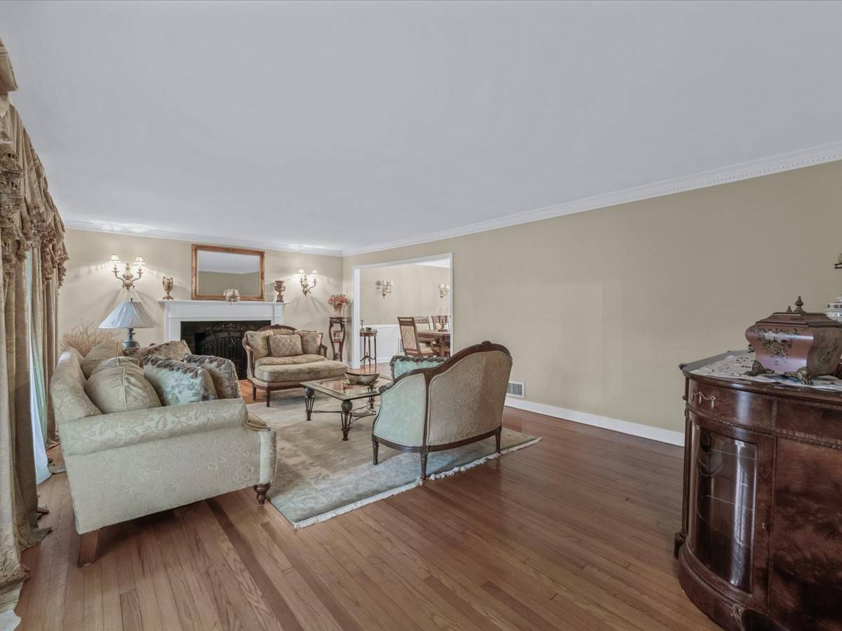 #9 photo, 32 Forbes Boulevard, Eastchester , NY 10709