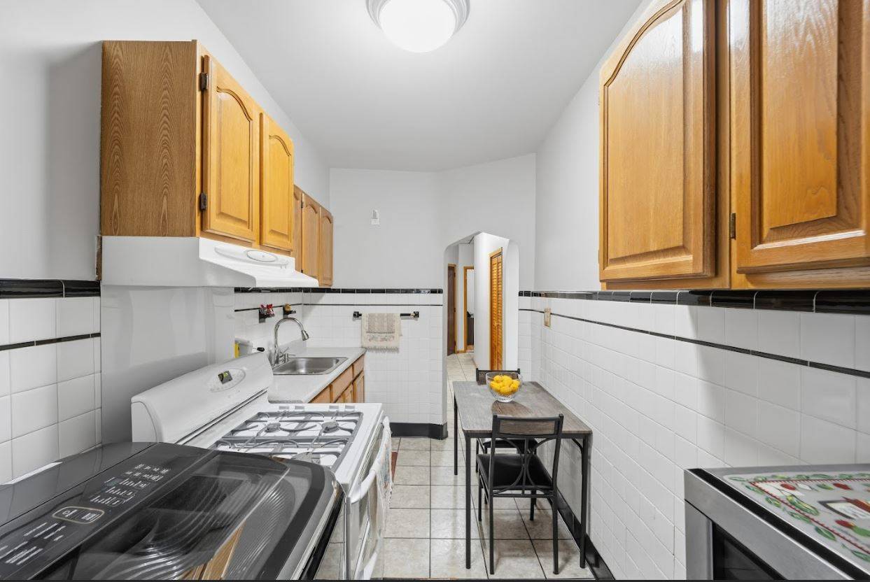 #21 photo, 20-15 Menahan St, Ridgewood , NY 11385