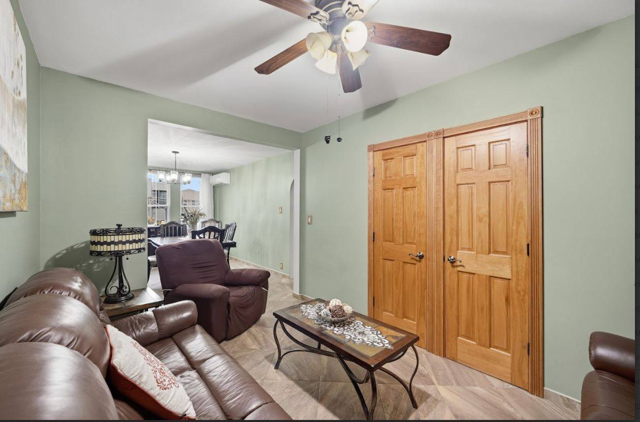 #25 photo, 20-15 Menahan St, Ridgewood , NY 11385