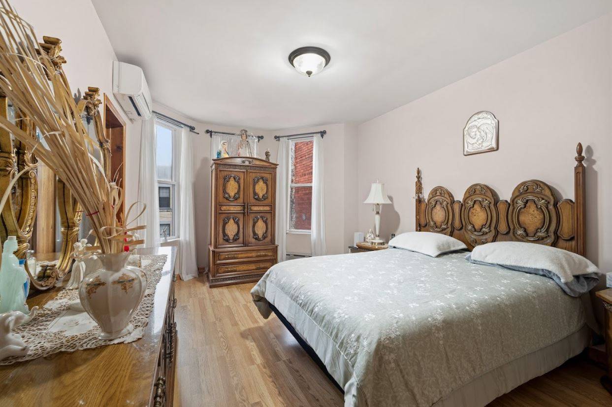 #26 photo, 20-15 Menahan St, Ridgewood , NY 11385