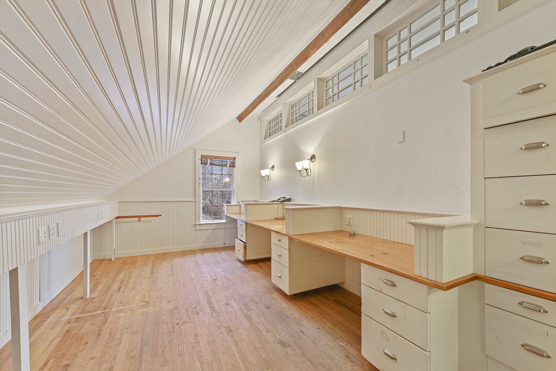 #3 photo, 11 Indian Wells Highway, #Floor 2, सफ़ोक काउंटी Amagansett , NY 11930