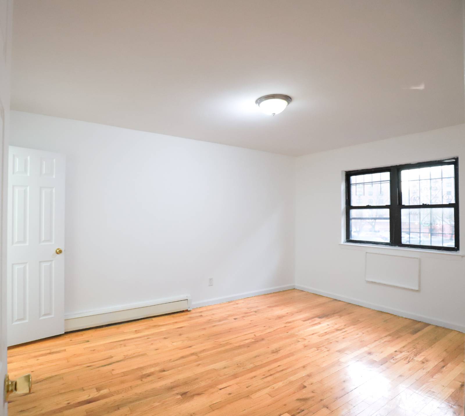 #7 photo, 57-32 Xenia Street, קווינס Corona , NY 11368