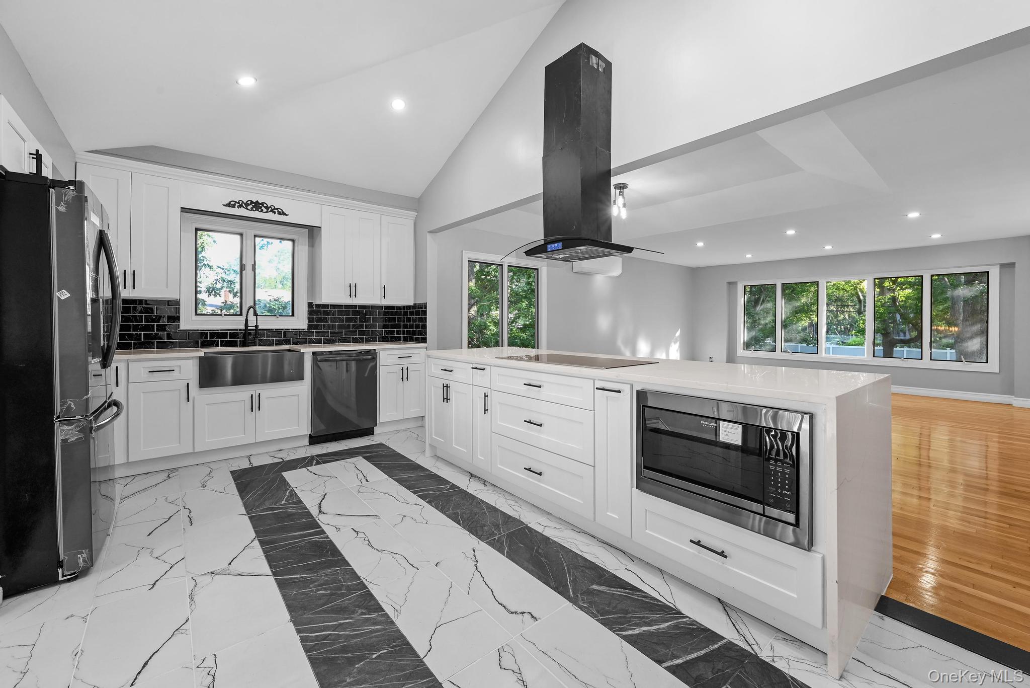 #13 photo, 4 Wintergreen Drive, सफ़ोक काउंटी Melville , NY 11747