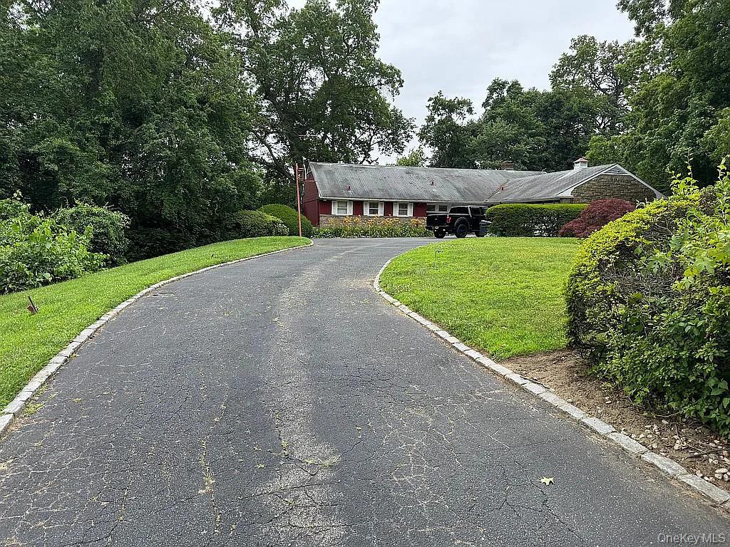 #1 photo, 14 Martin Court, Great Neck , NY 11024