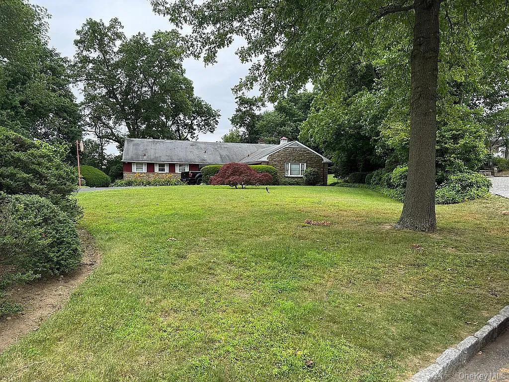 #2 photo, 14 Martin Court, Great Neck , NY 11024