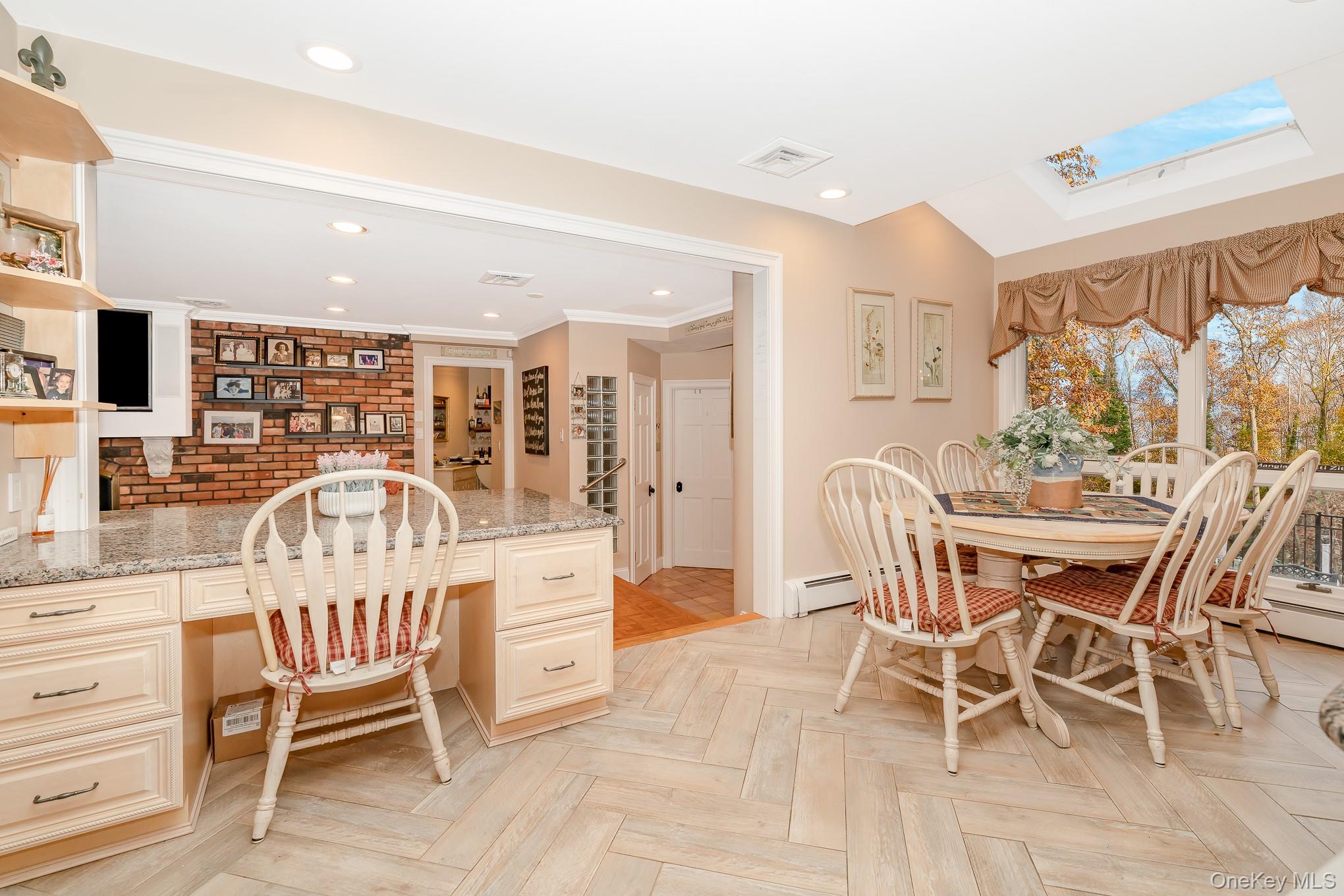 #13 photo, 17 Thide Court, מחוז סאפוק Smithtown , NY 11787