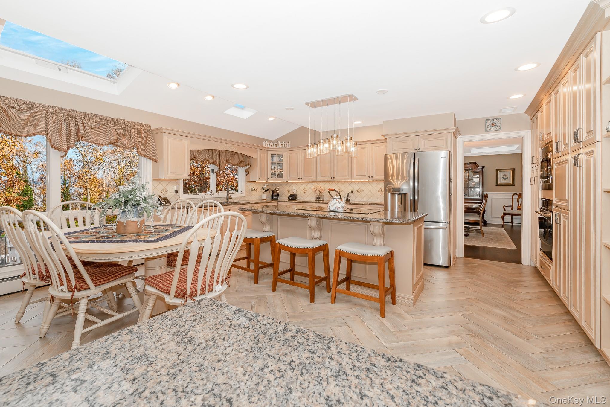 #9 photo, 17 Thide Court, מחוז סאפוק Smithtown , NY 11787