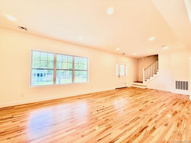 #12 photo, 120 River Road, सफ़ोक काउंटी Shirley , NY 11967