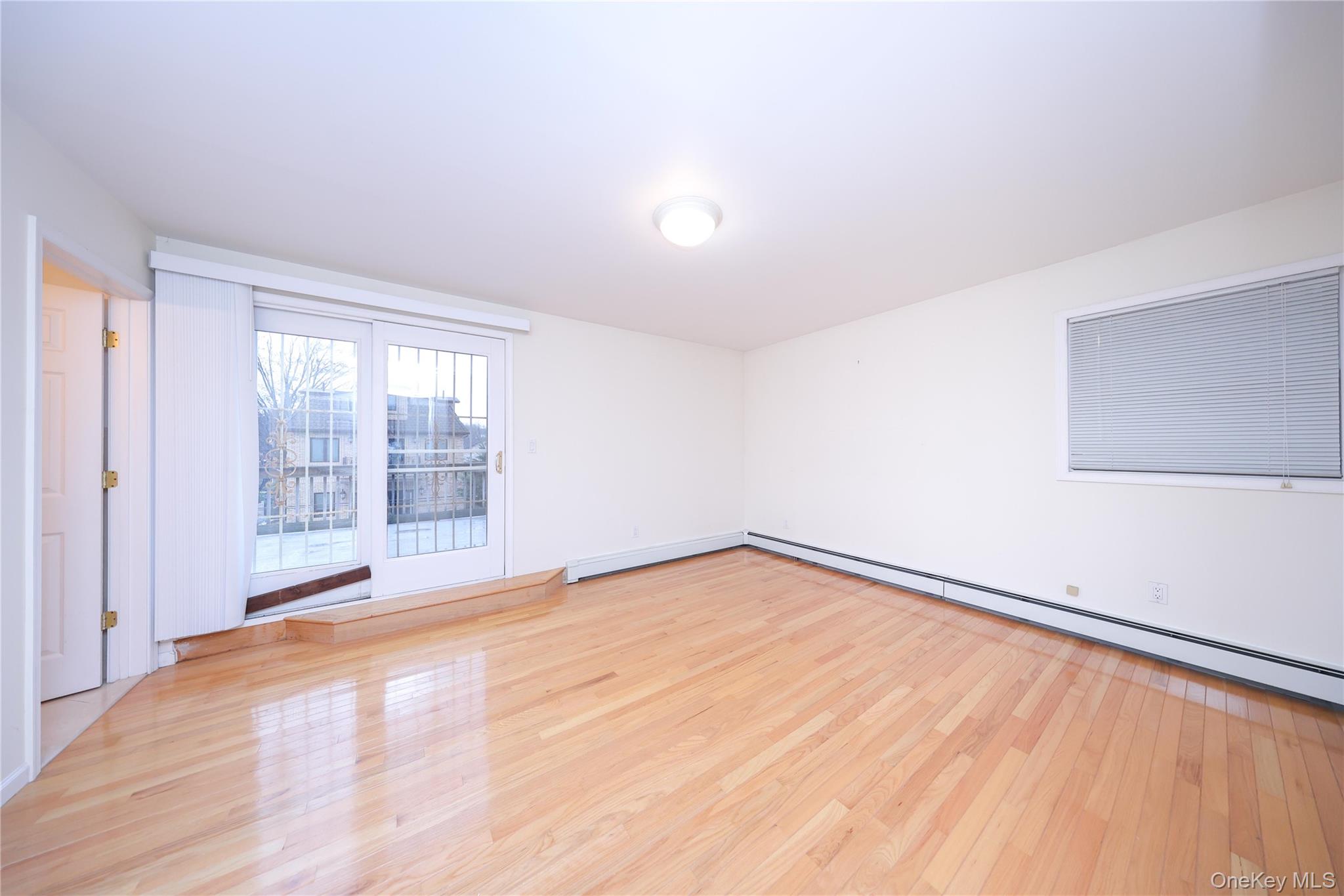 #4 photo, 75-59 195th Street, קווינס Fresh Meadows , NY 11366