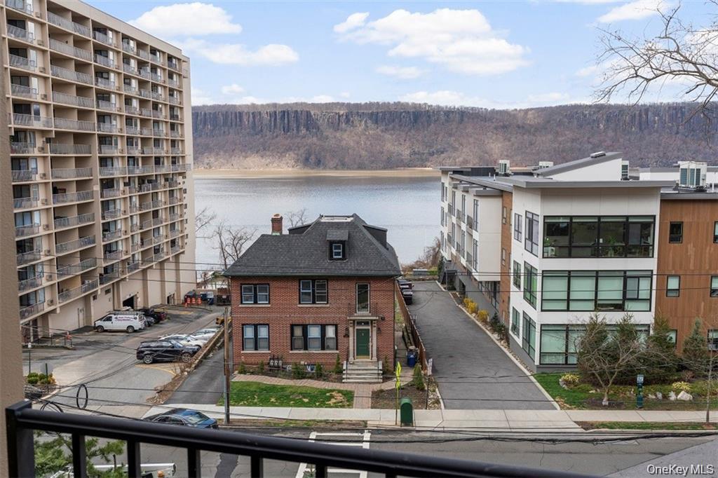 #9 photo, 1116 Warburton Avenue, Yonkers , NY 10701