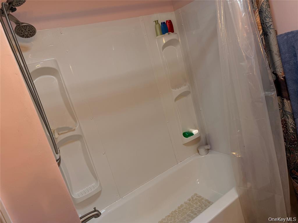 #17 photo, 3 Pine Court, Bloomingburg , NY 12721