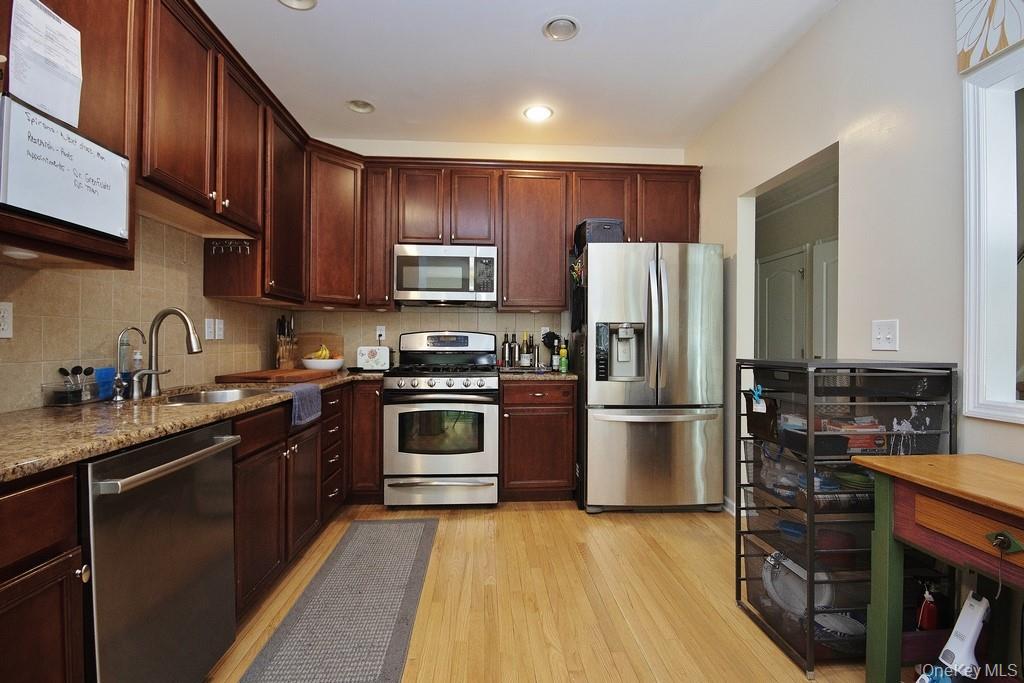 #6 photo, 836 Huntington Drive, Fishkill , NY 12524