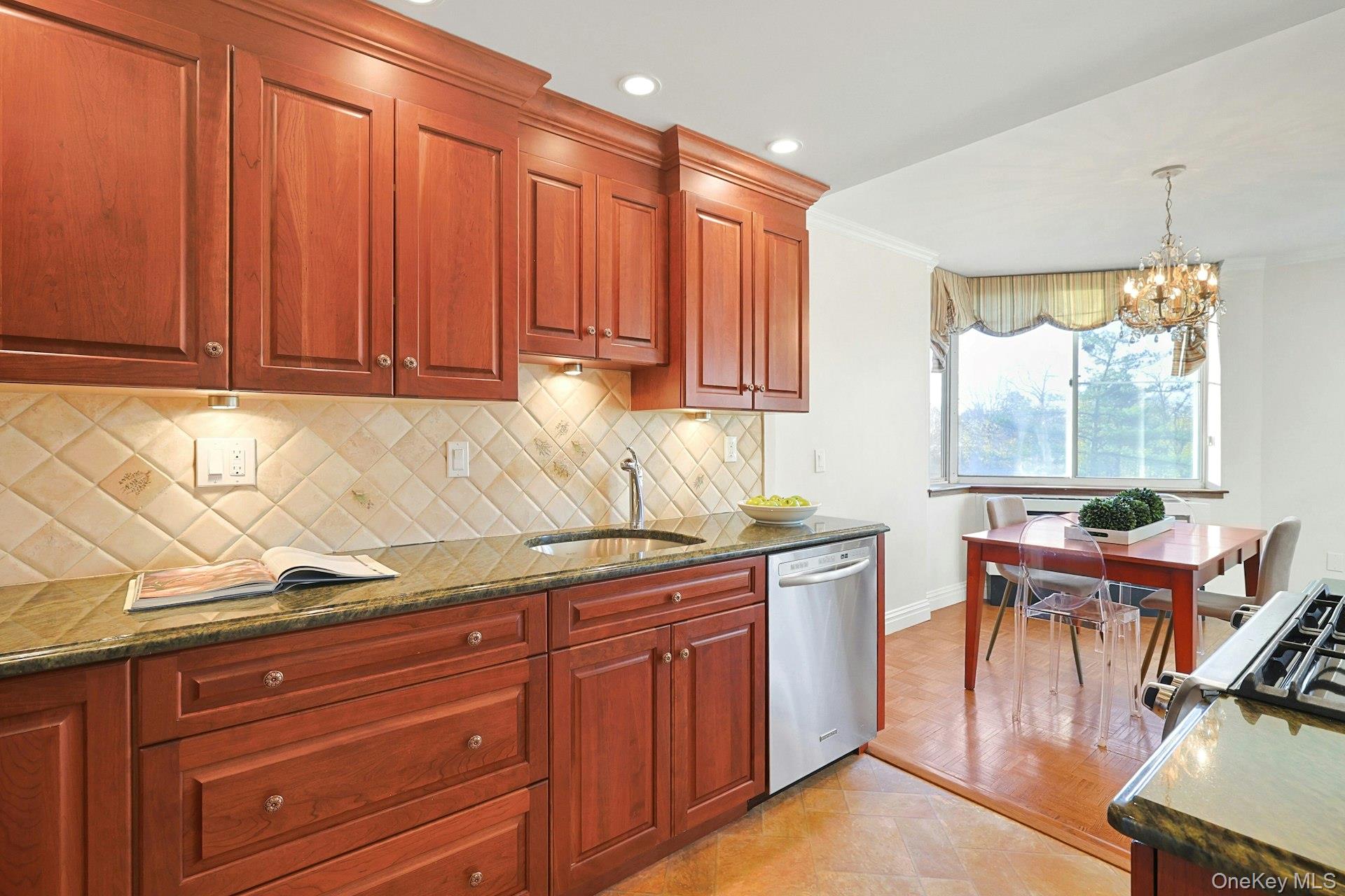 #9 photo, 1270 North Avenue, 纽约州 New Rochelle , NY 10804