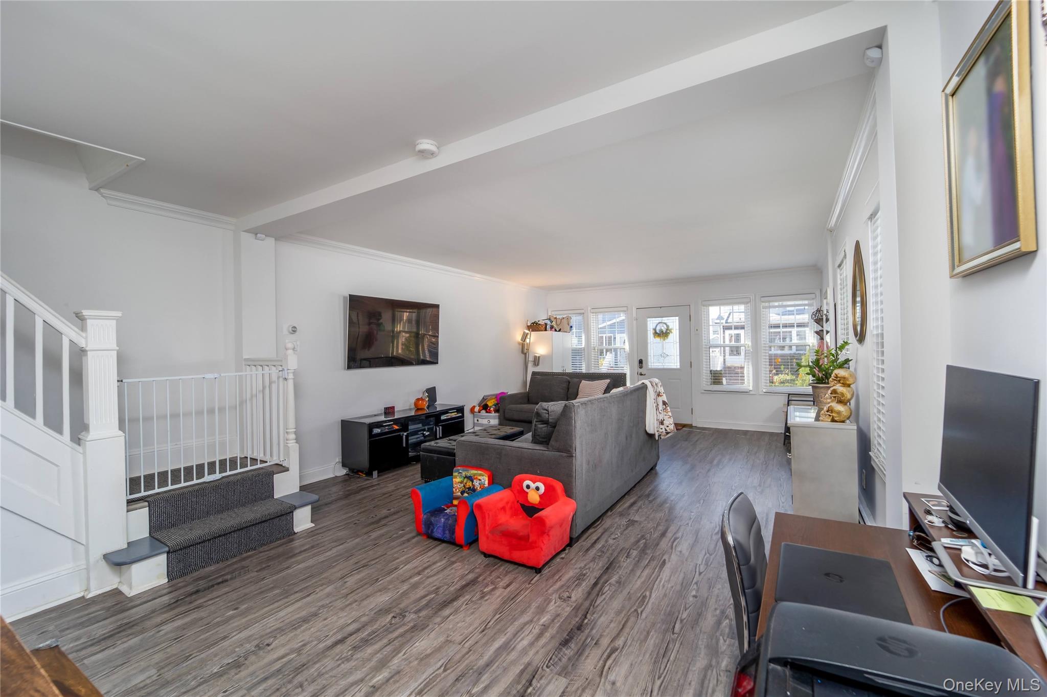 #6 photo, 92-57 246th Street, 长岛 花卉园 Floral Park , NY 11001