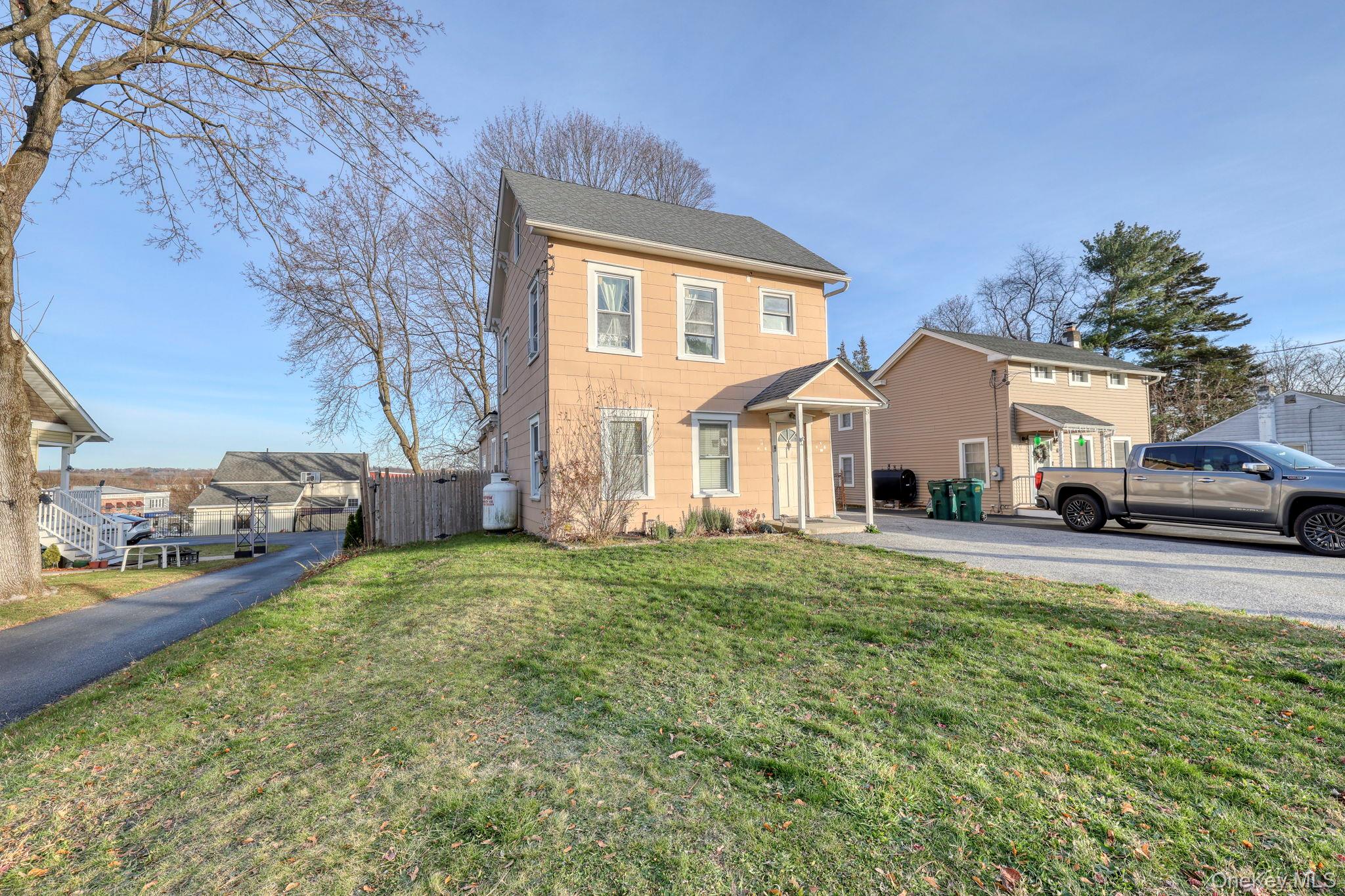 #2 photo, 9 West Street, 纽约州 Marlboro , NY 12542