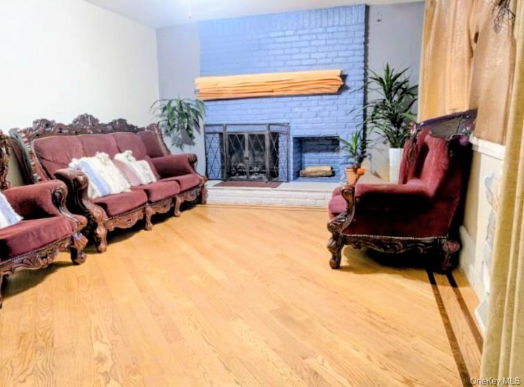 #1 photo, 17 Grayley Place, מחוז סאפוק Huntington Station , NY 11746