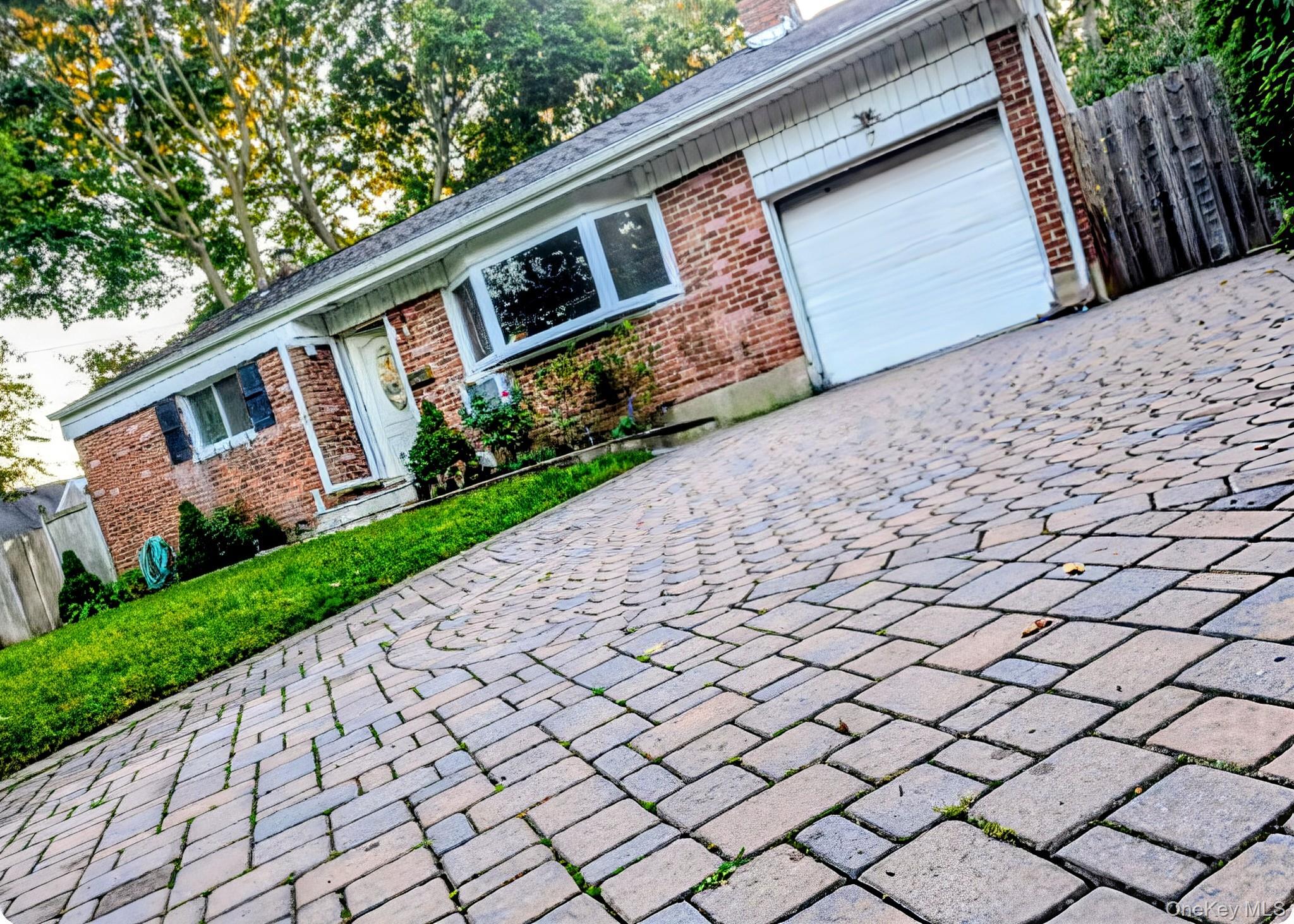 #11 photo, 17 Grayley Place, מחוז סאפוק Huntington Station , NY 11746