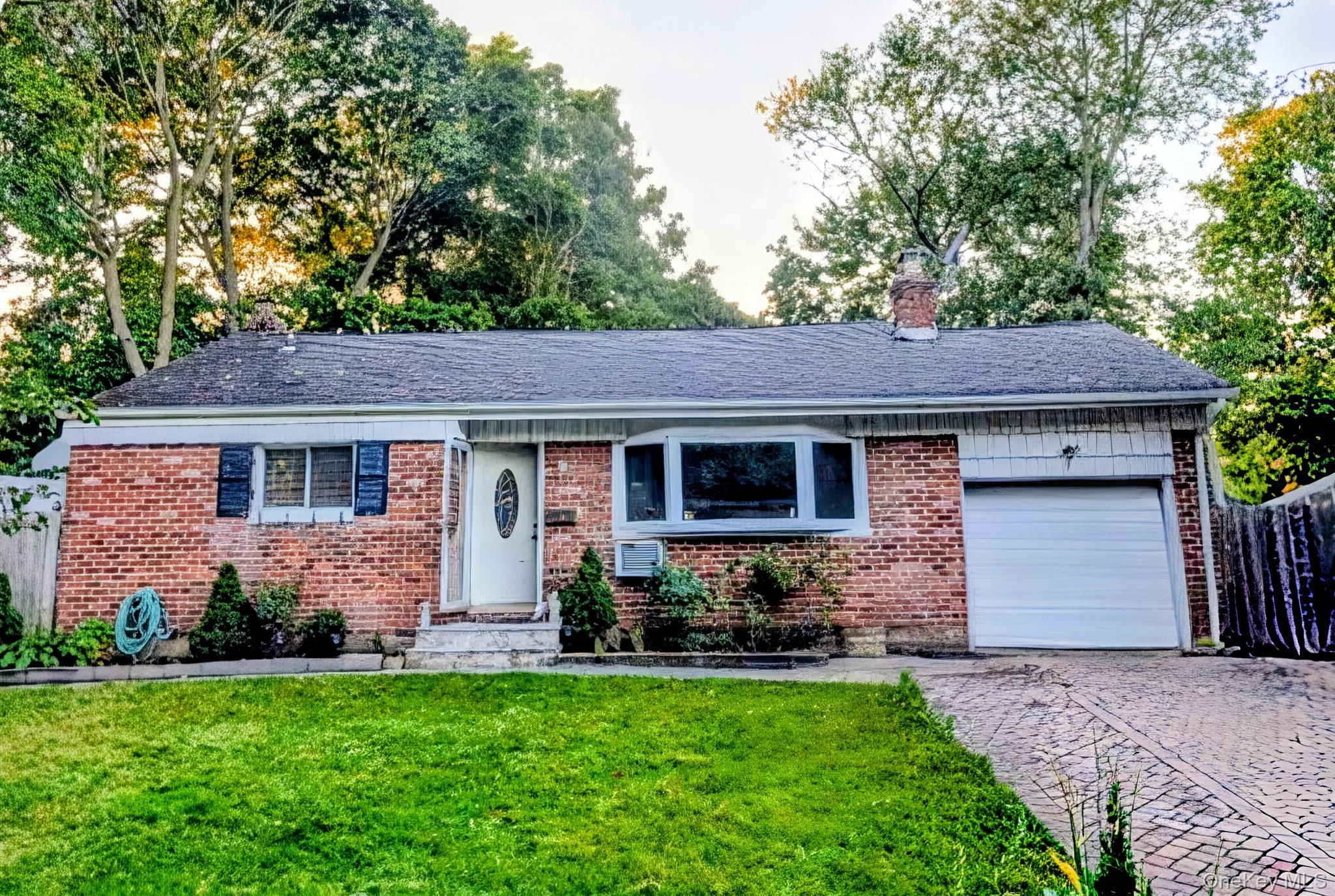 #4 photo, 17 Grayley Place, מחוז סאפוק Huntington Station , NY 11746