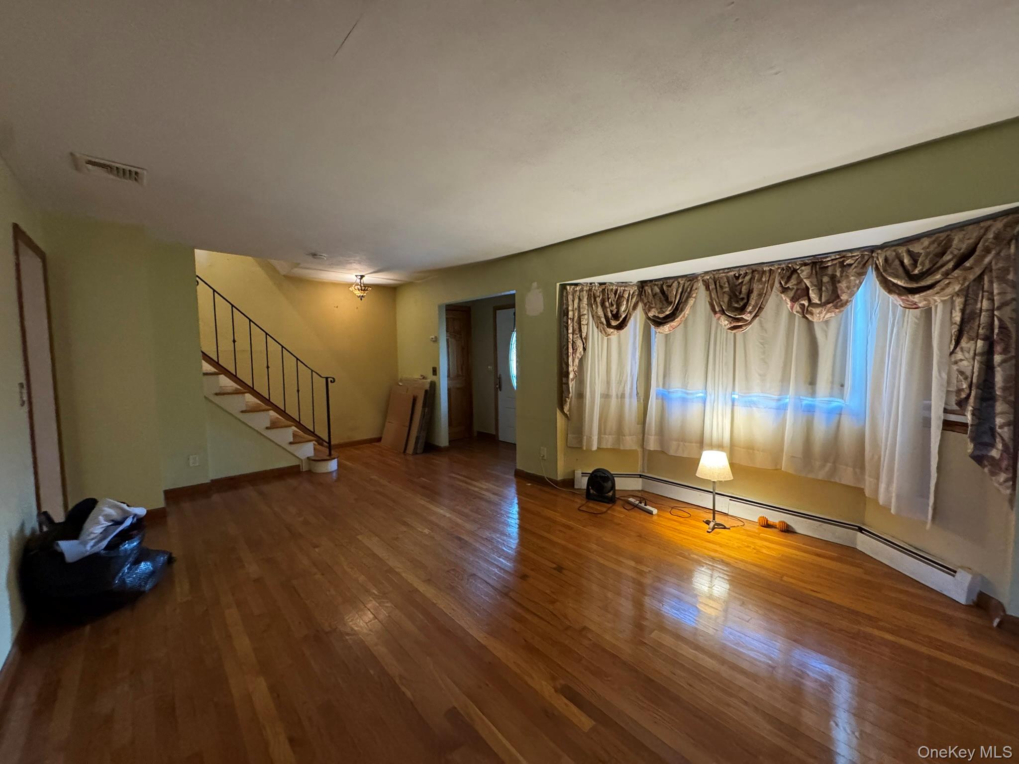 #3 photo, 41 Broadway, सफ़ोक काउंटी Shirley , NY 11967