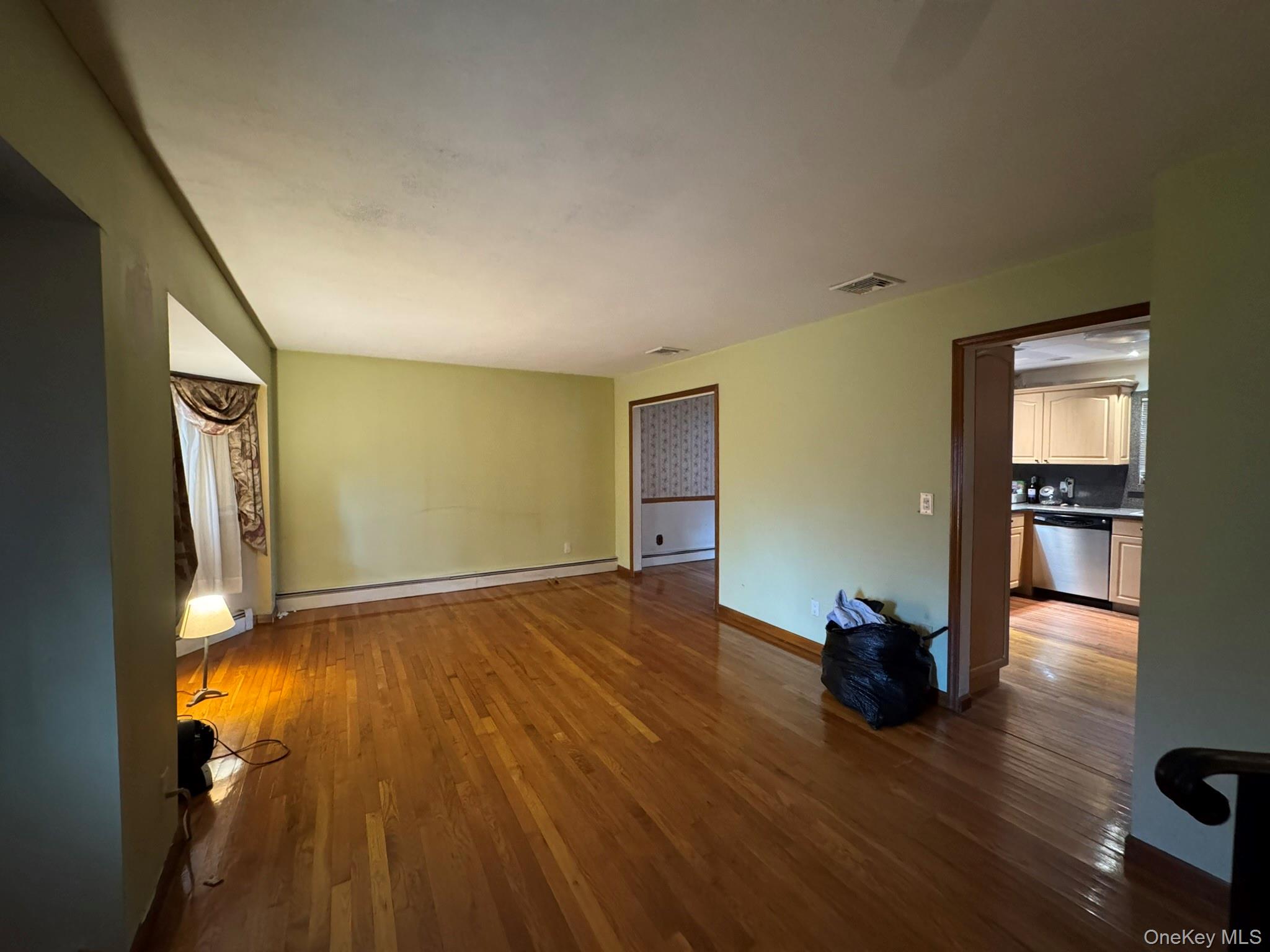 #4 photo, 41 Broadway, सफ़ोक काउंटी Shirley , NY 11967