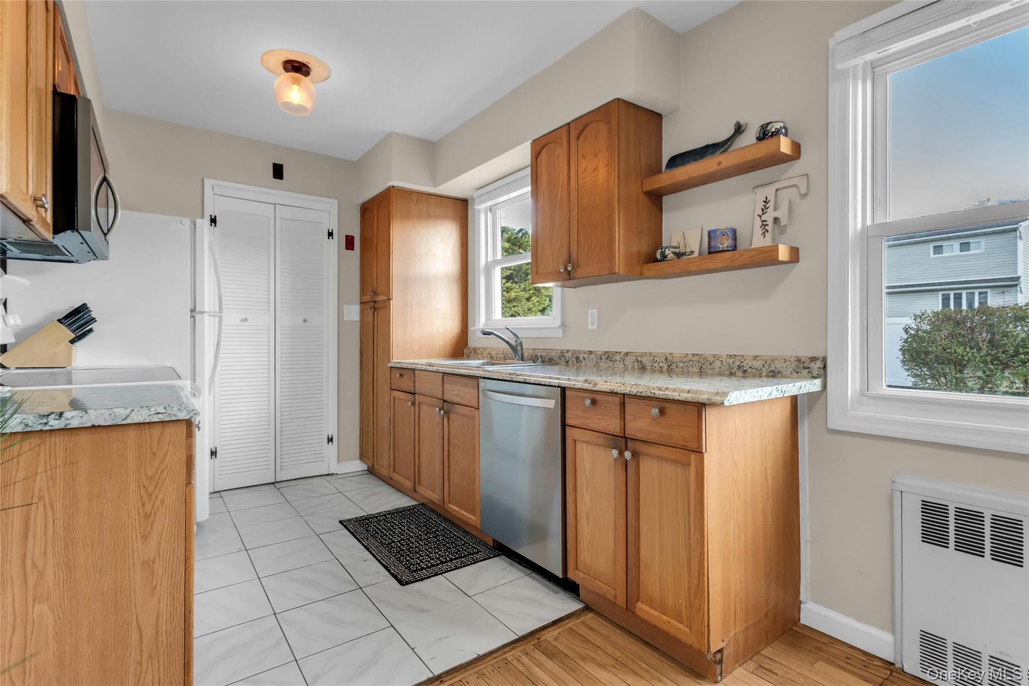 #10 photo, 247 Division Avenue, ناسو Massapequa , NY 11758