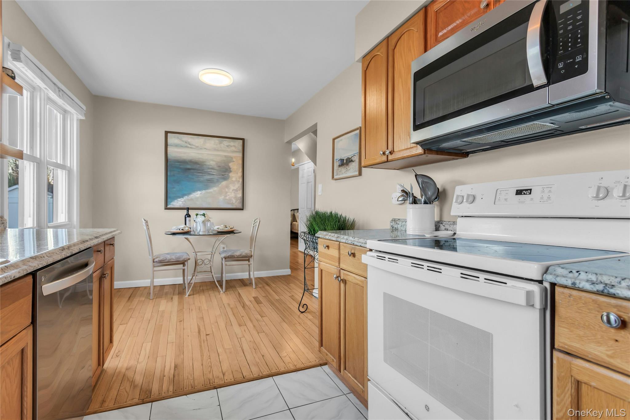 #11 photo, 247 Division Avenue, ناسو Massapequa , NY 11758