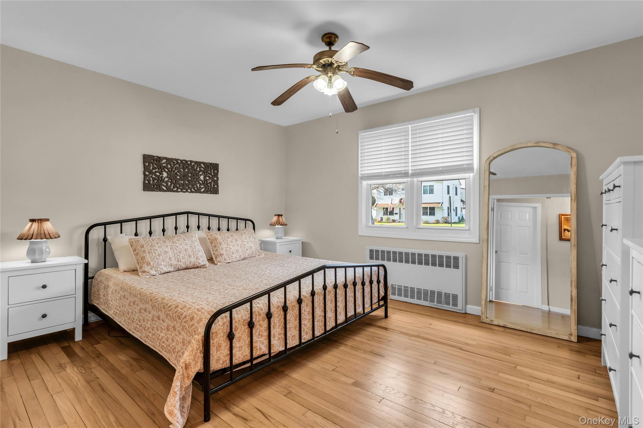 #12 photo, 247 Division Avenue, ناسو Massapequa , NY 11758